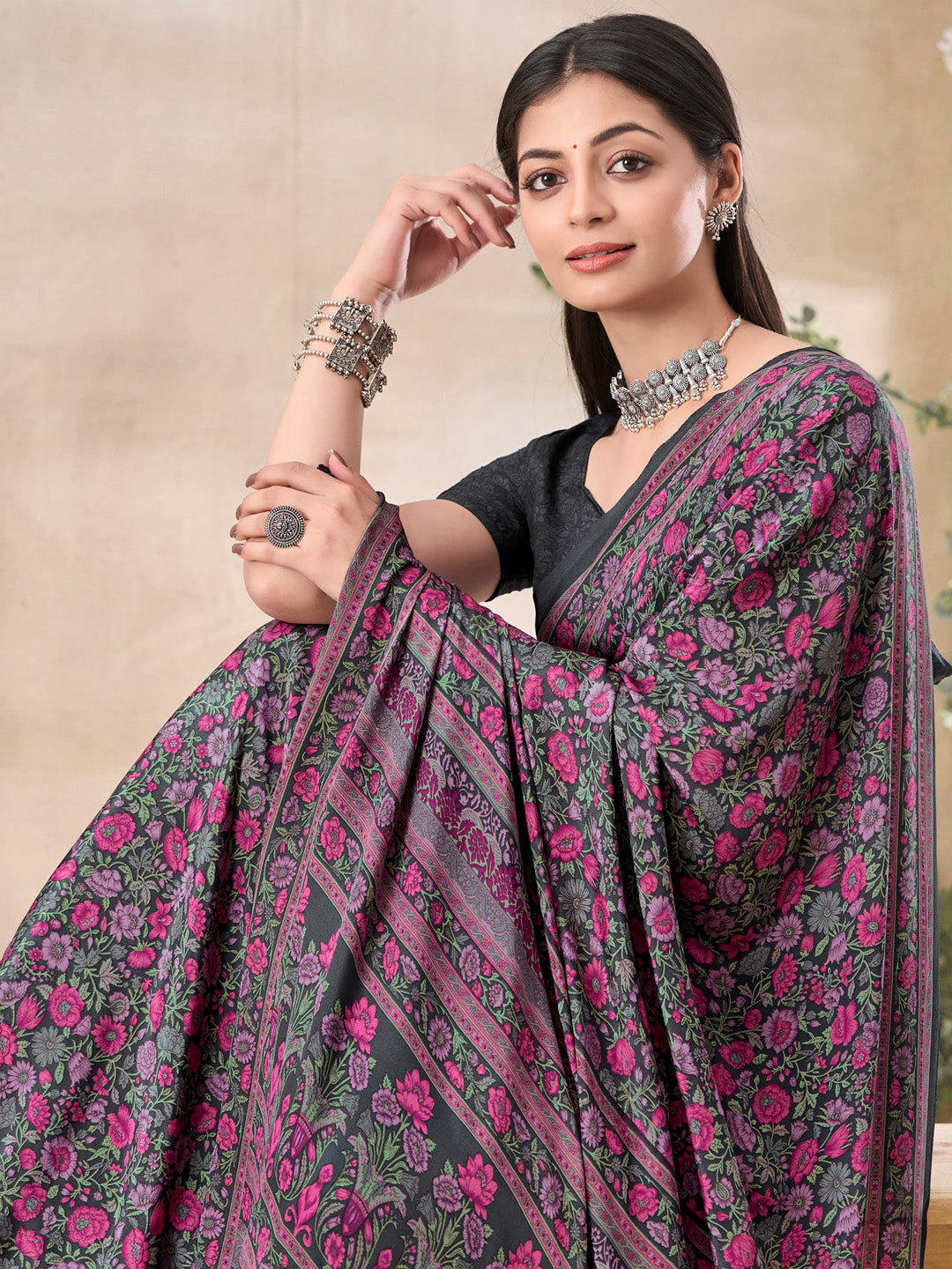 Women's Crepe Black Printed Designer Saree With Blouse Piece