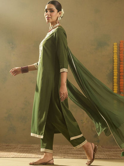 Floral Embroidered Thread Work Straight Kurta With Trouser & Dupatta