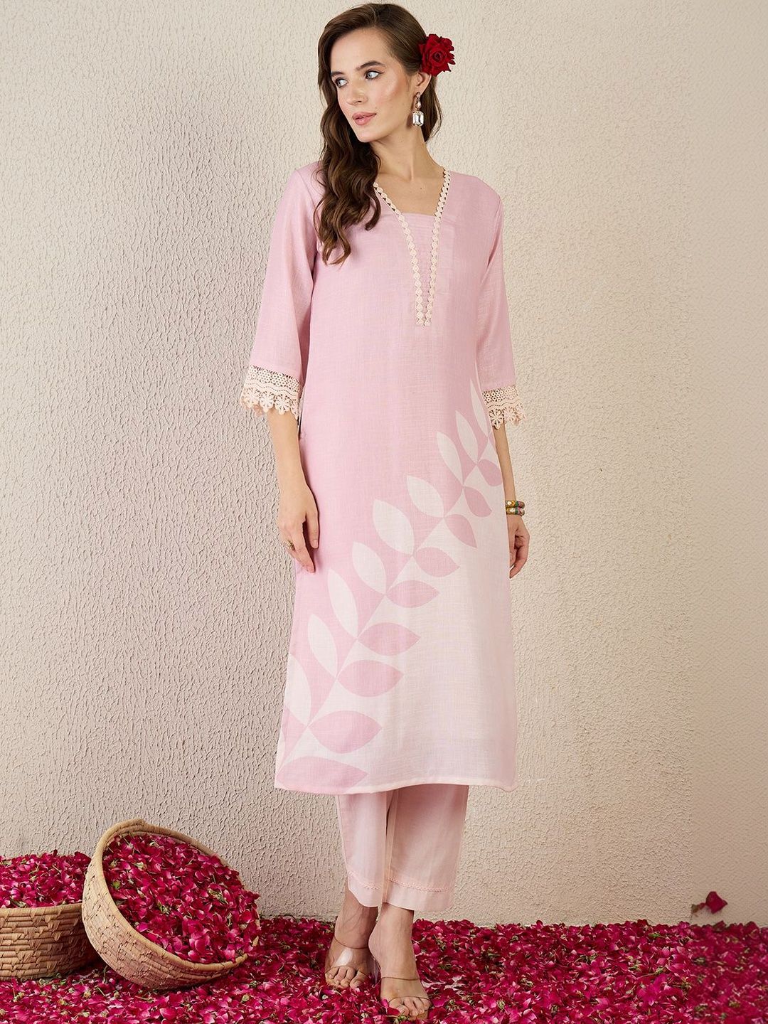 Women Ethnic Motifs Printed Regular Linen Kurta with Trousers & With Dupatta