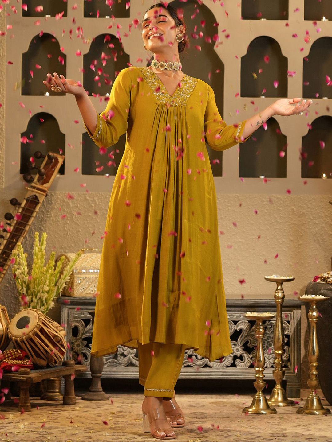 Dhiyona IE Women's Women Ethnic Motifs Embroidered Chanderi Silk Kurta with Trousers