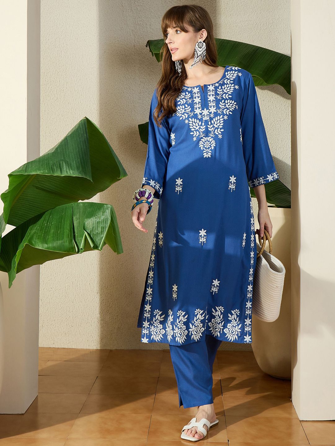Dhiyona IE Embroidered Round Neck Tunic With Trousers
