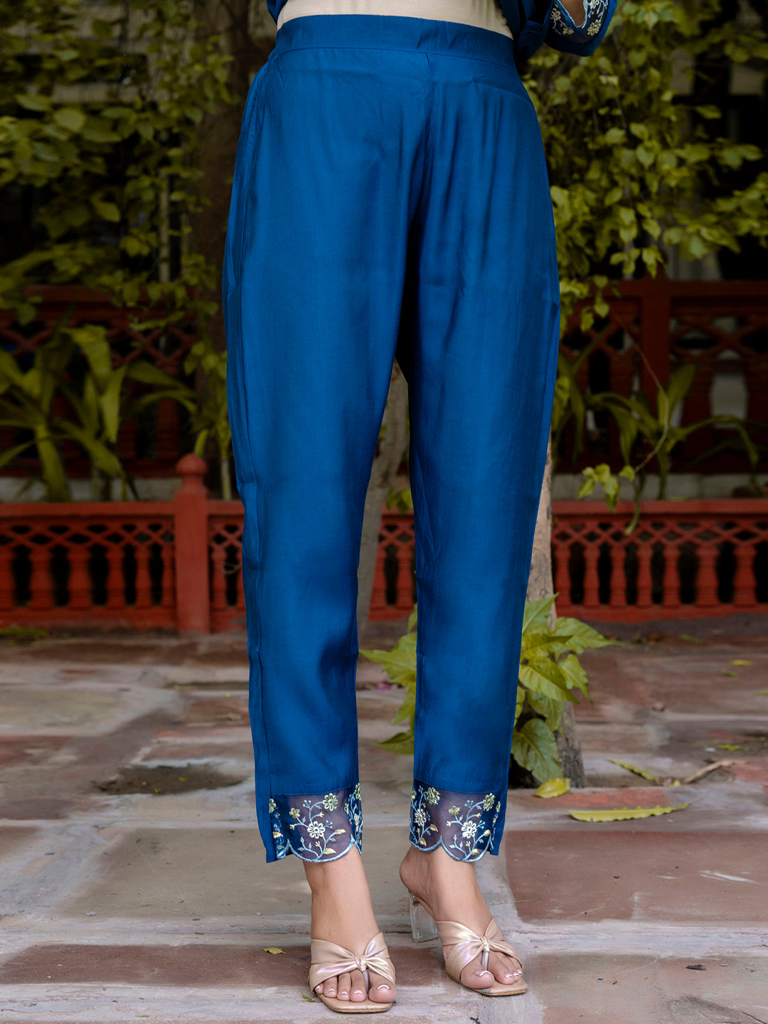 Dhiyona VV Women's Silk Blend Kurta Pant Dupatta Set