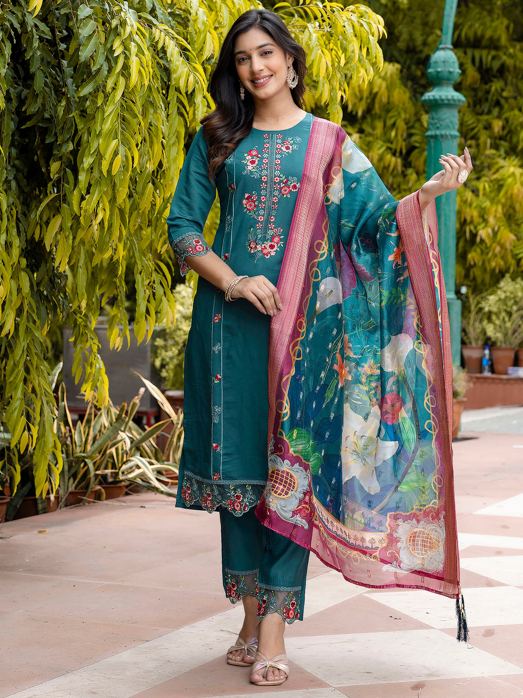 Dhiyona VV Women's Silk Blend Kurta Pant Dupatta Set
