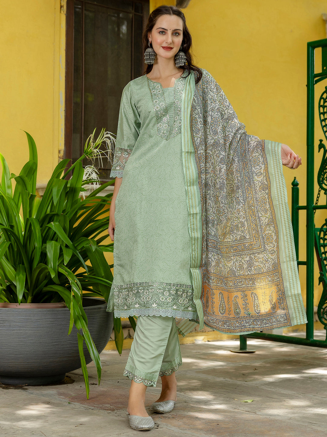 Dhiyona VV Women's Silk Blend Kurta Pant Dupatta Set