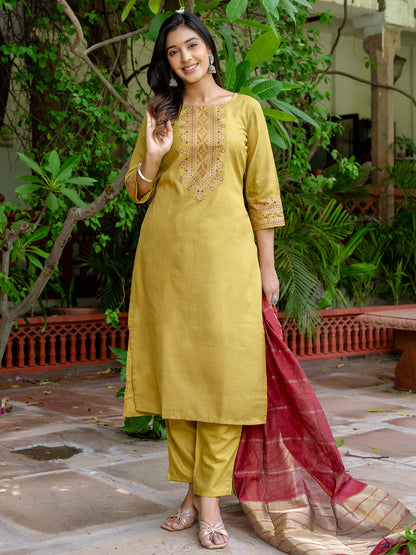 Dhiyona VV Women's Kurta Set with Dupatta Foil Print Kurta Set forDhiyona VV Women's