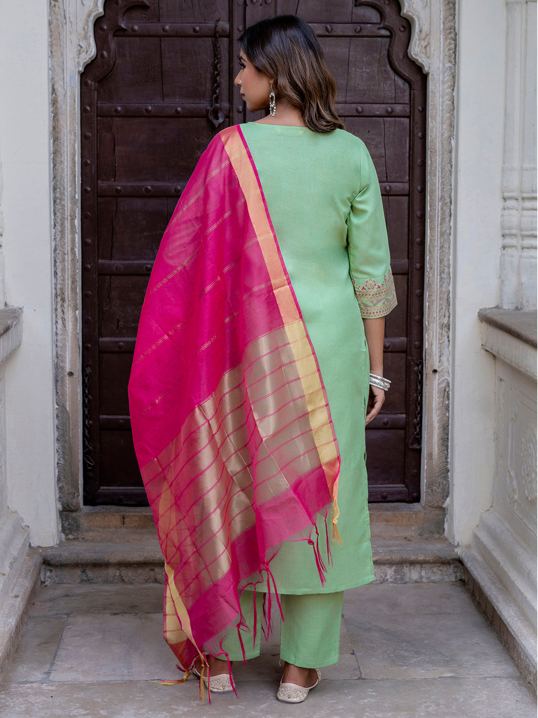 Dhiyona VV Women's Kurta Set with Dupatta Foil Print Kurta Set forDhiyona VV Women's