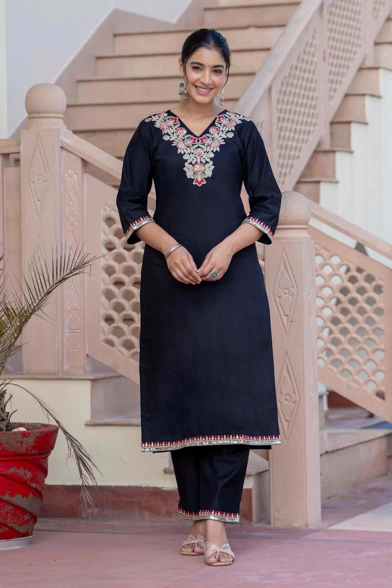 Dhiyona VV Women's Silk Blend Kurta Pant Dupatta Set