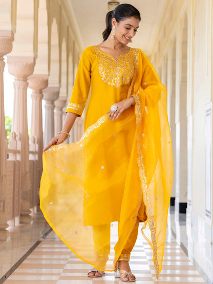Dhiyona VV Women's Silk Blend Kurta Pant Dupatta Set
