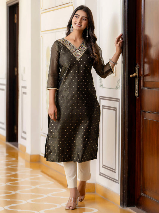 Dhiyona VV Women's Embroidered Silk Blend Straight Kurta