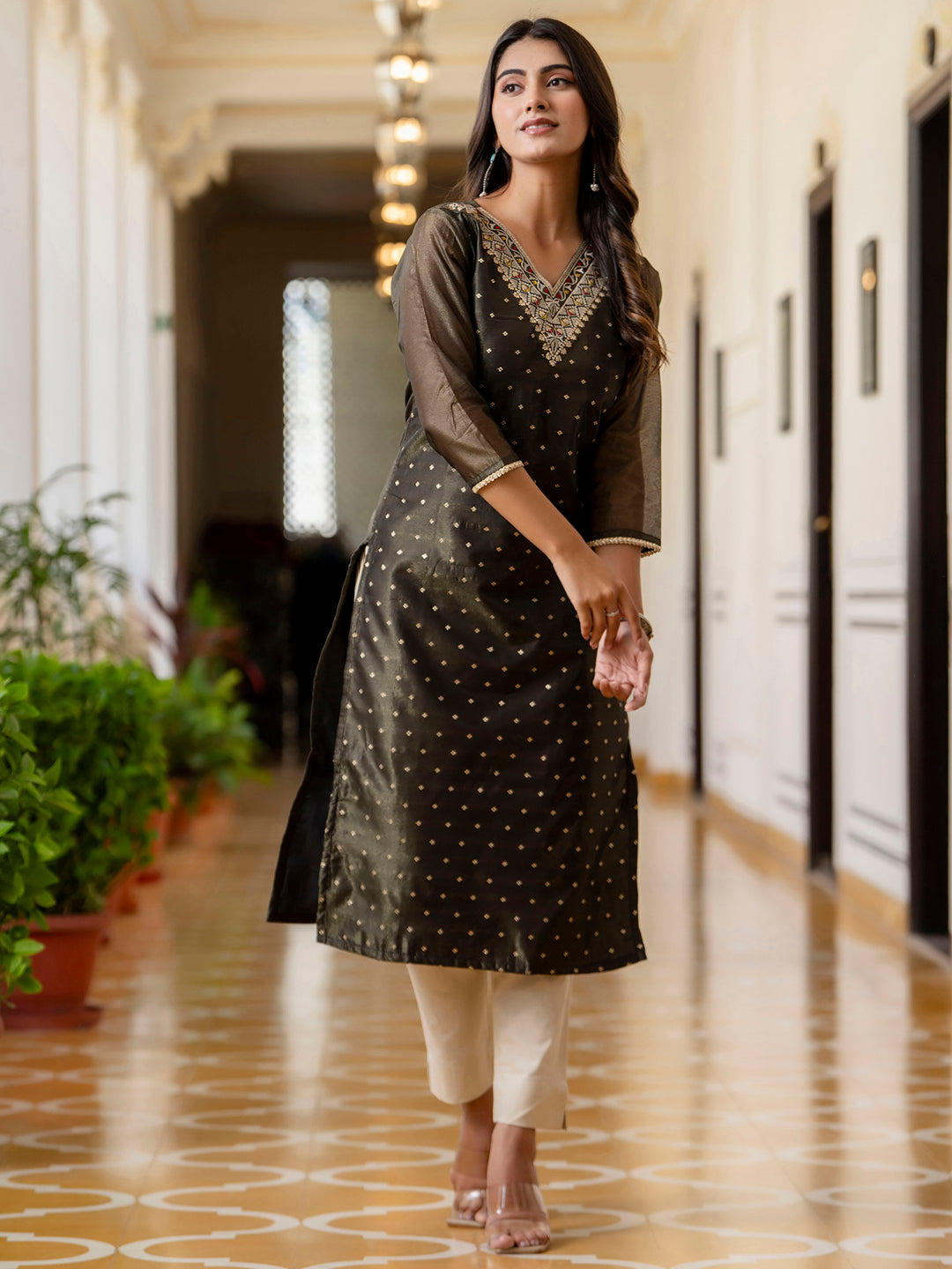 Dhiyona VV Women's Embroidered Silk Blend Straight Kurta