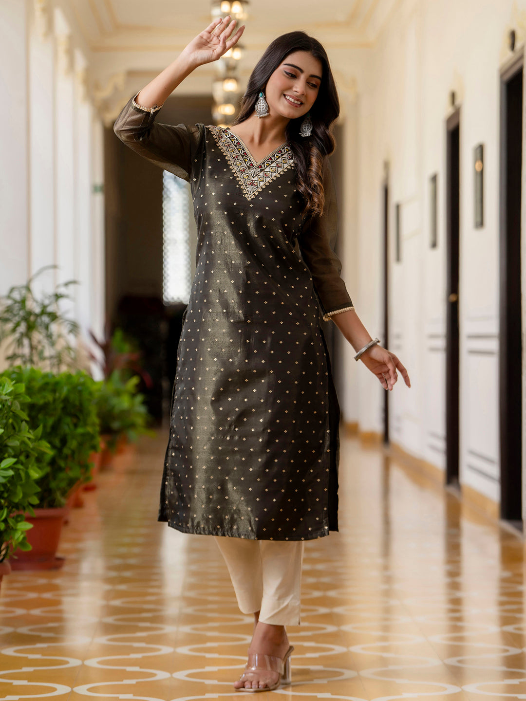 Dhiyona VV Women's Embroidered Silk Blend Straight Kurta