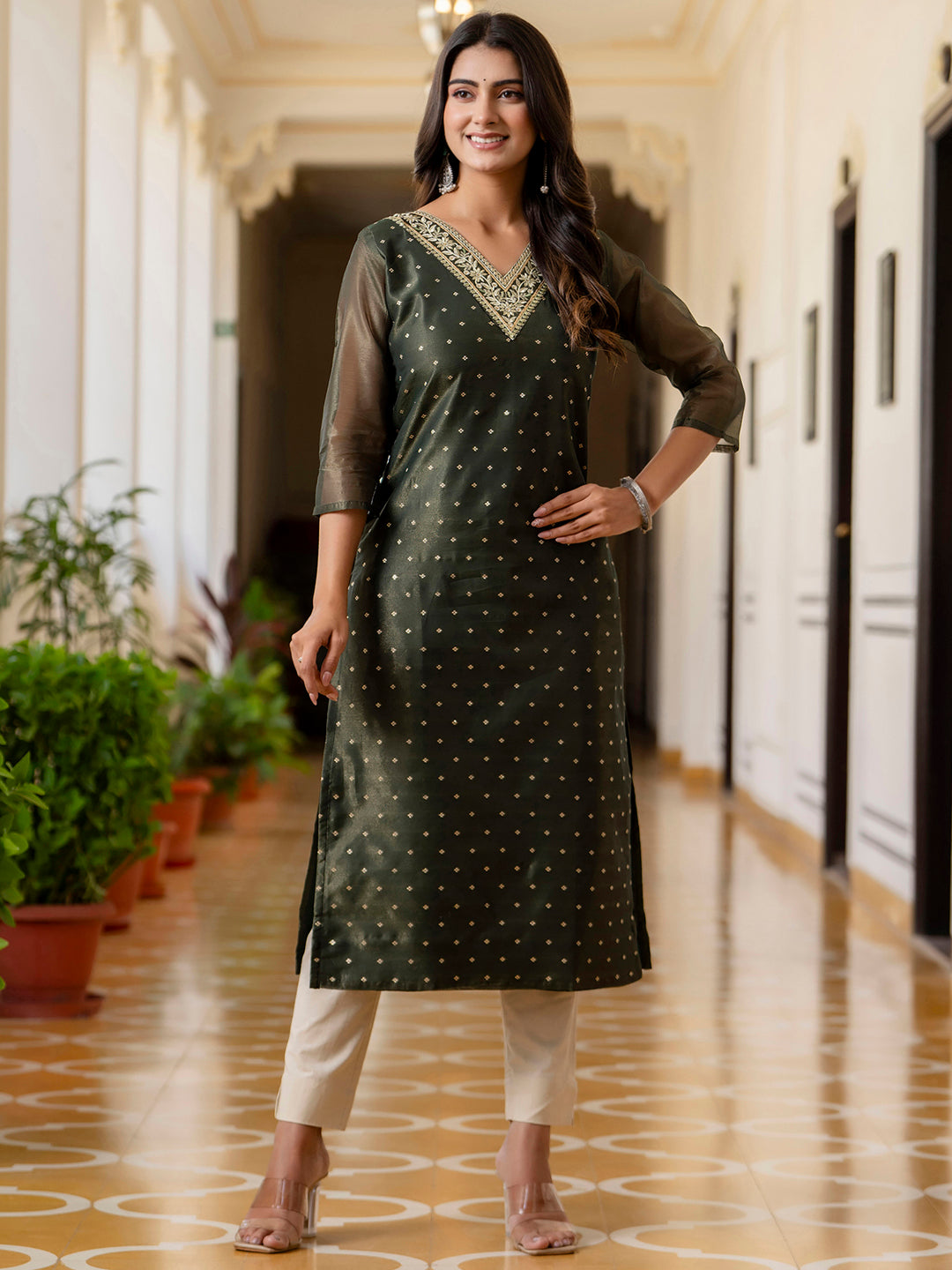 Dhiyona VV Women's Embroidered Silk Blend Straight Kurta
