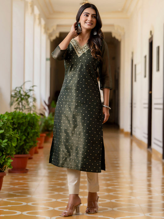 Dhiyona VV Women's Embroidered Silk Blend Straight Kurta