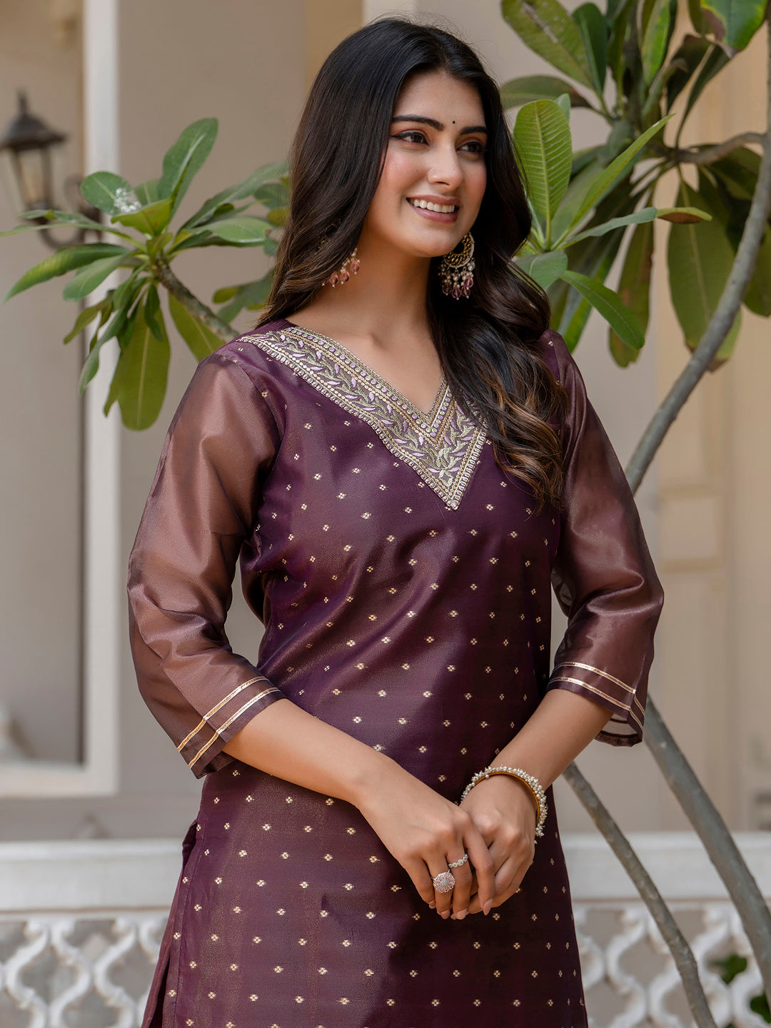 Dhiyona VV Women's Embroidered Silk Blend Straight Kurta