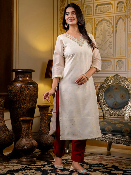 Dhiyona VV Women's Embroidered Silk Blend Straight Kurta