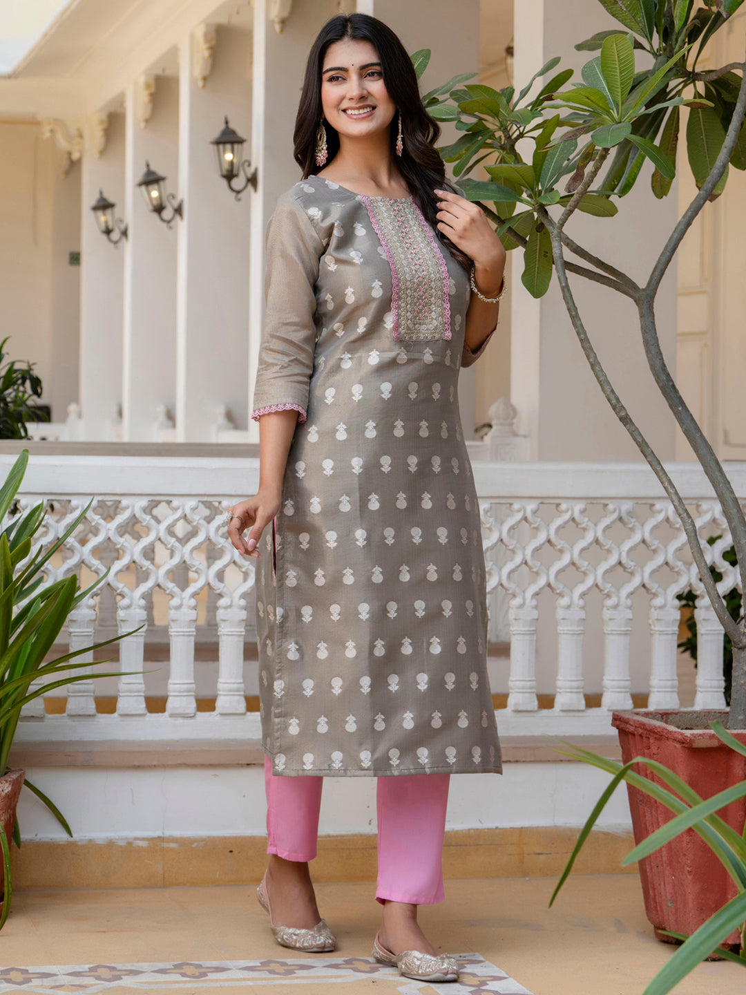 Dhiyona VV Women's Embroidered Silk Blend Straight Kurta