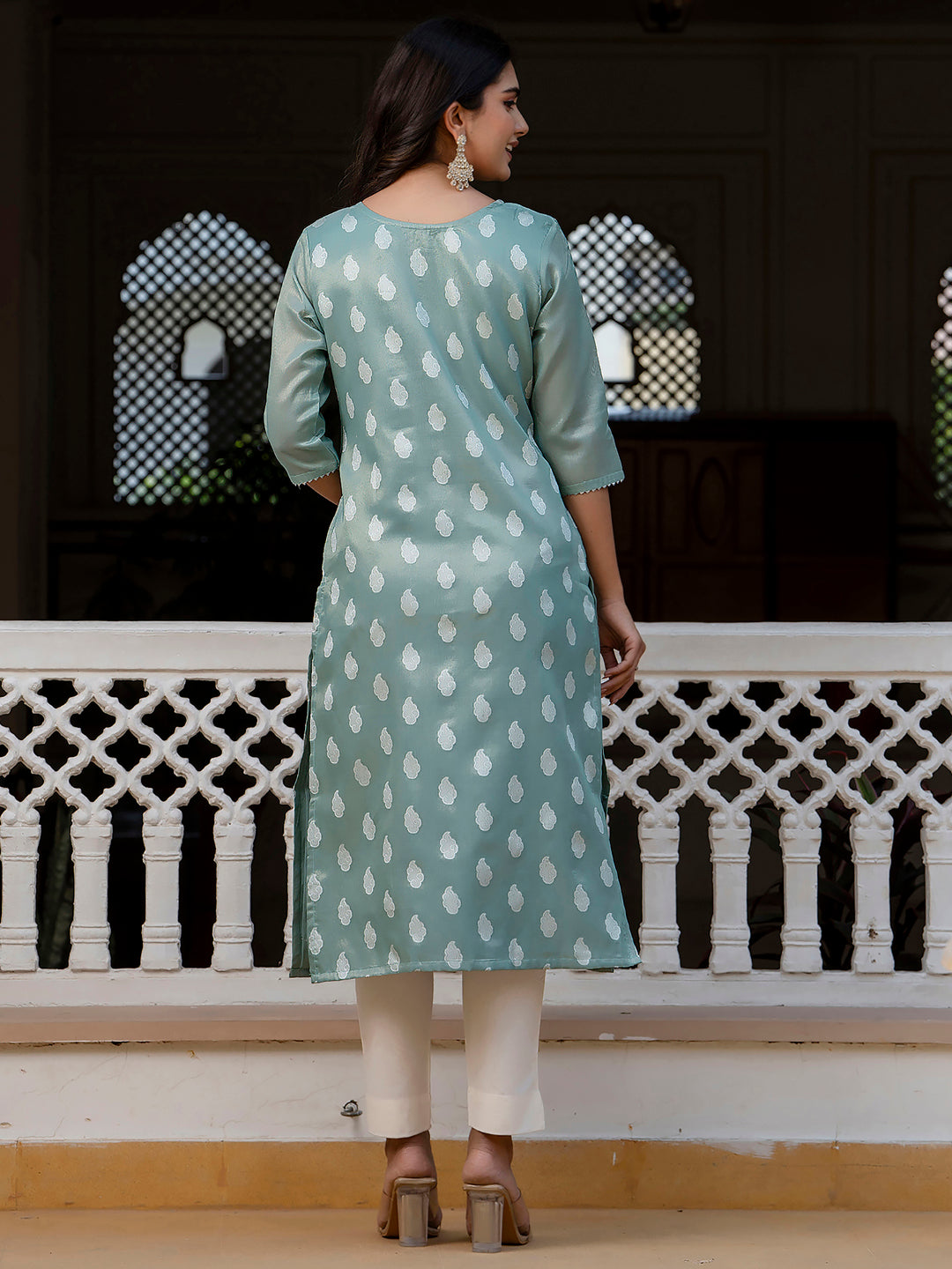 Dhiyona VV Women's Embroidered Silk Blend Straight Kurta