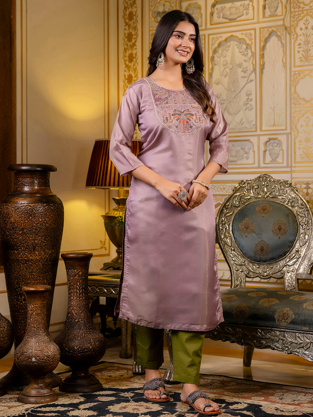 Dhiyona VV Women's Embroidered shimmer Silk Blend Straight Kurta