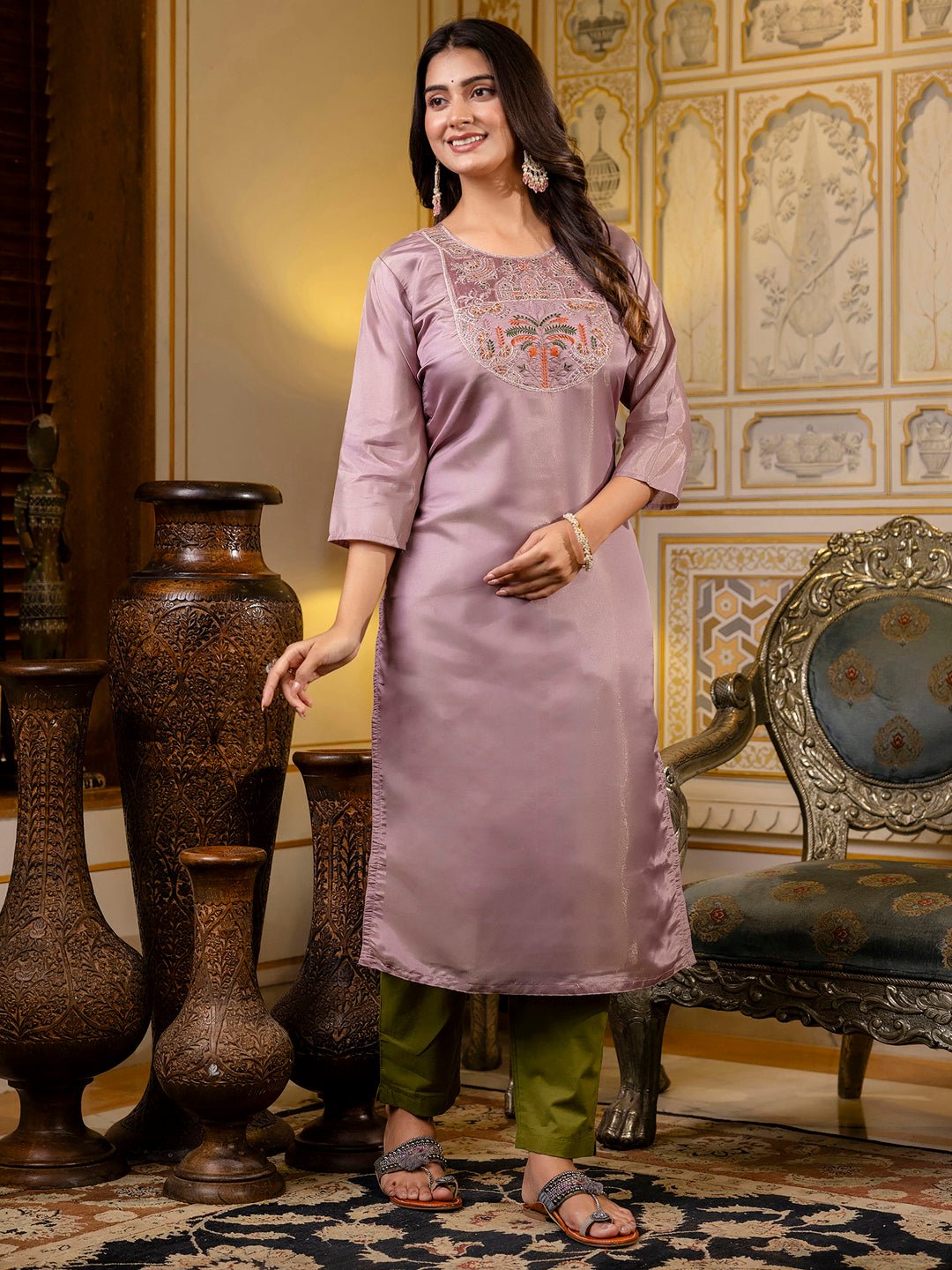 Dhiyona VV Women's Embroidered shimmer Silk Blend Straight Kurta