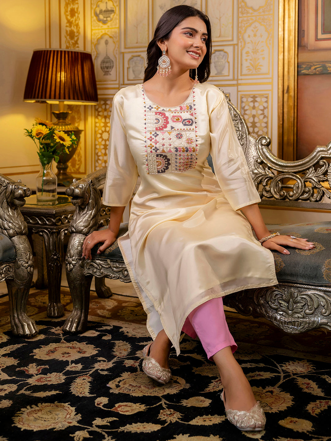Dhiyona VV Women's Embroidered shimmer Silk Blend Straight Kurta