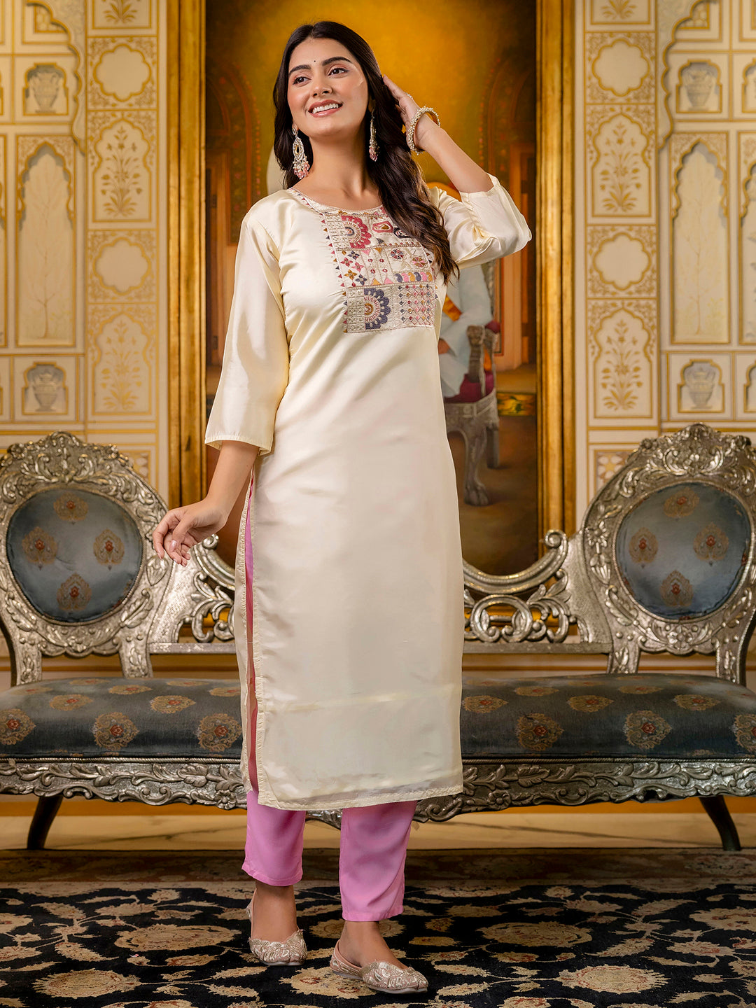 Dhiyona VV Women's Embroidered shimmer Silk Blend Straight Kurta