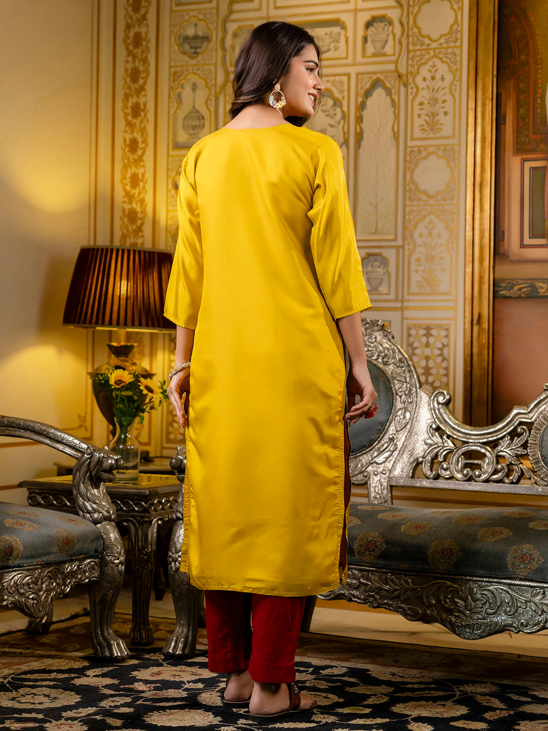 Dhiyona VV Women's Embroidered shimmer Silk Blend Straight Kurta