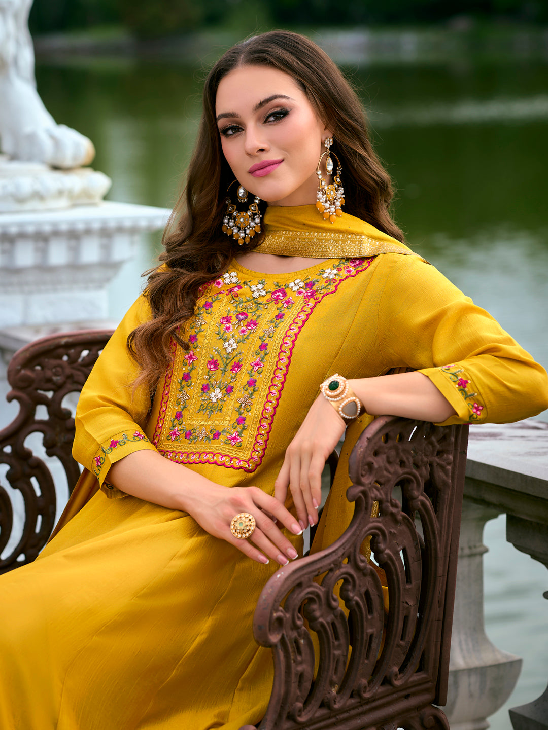 Dhiyona VV Women's Silk Blend Kurta Pant Dupatta Set