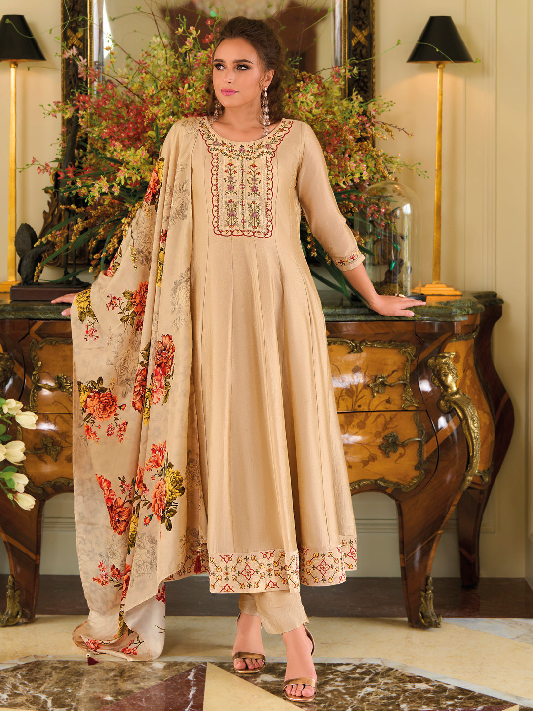 Dhiyona VV Women's Silk Blend Kurta Pant Dupatta Set