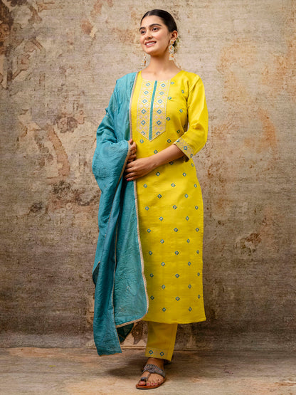 Dhiyona VV Women's Kurta and Pant Sets Silk Blend Fabric