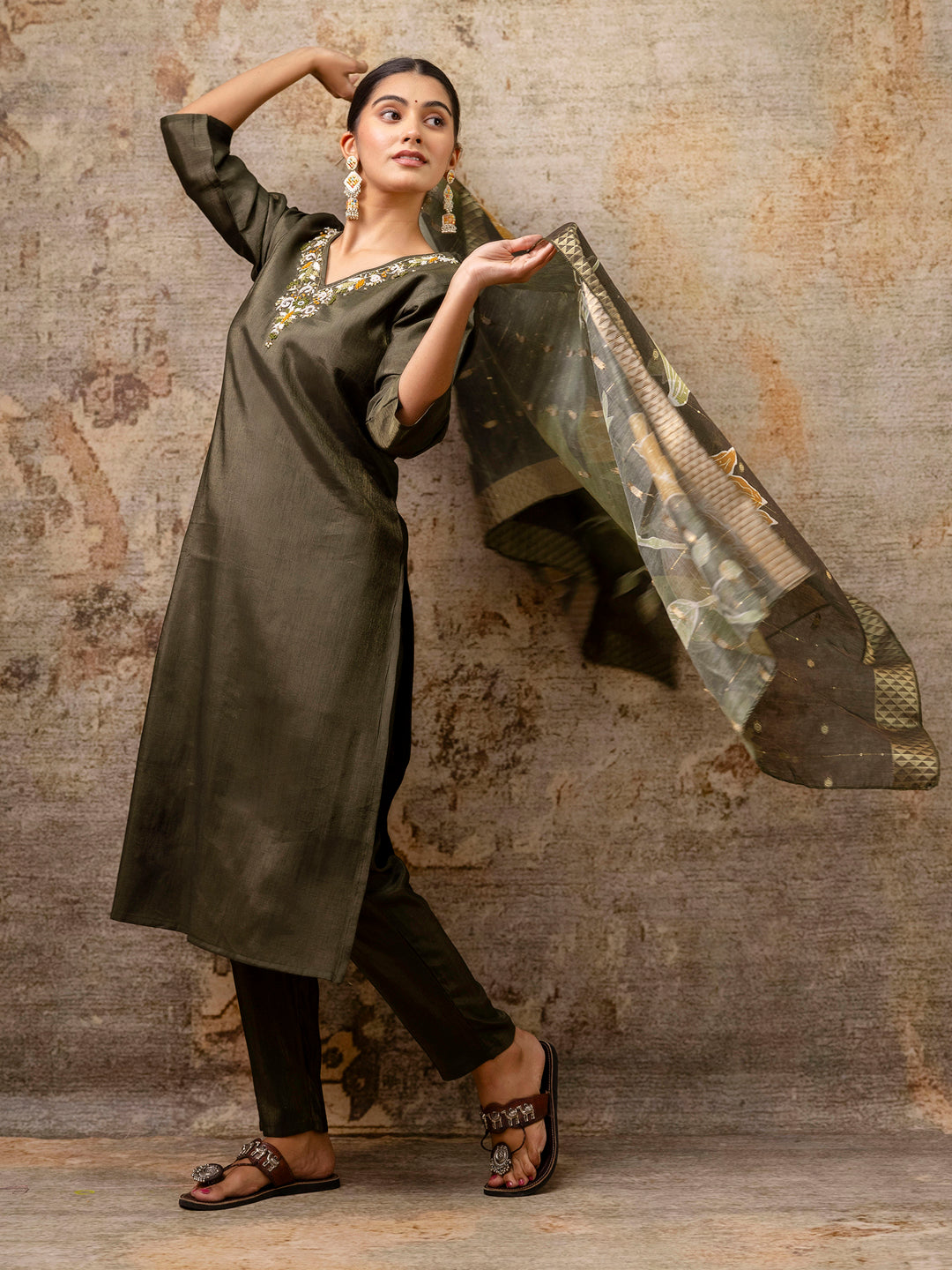 Dhiyona VV Women's Kurta and Pant Sets Simar Silk fabric