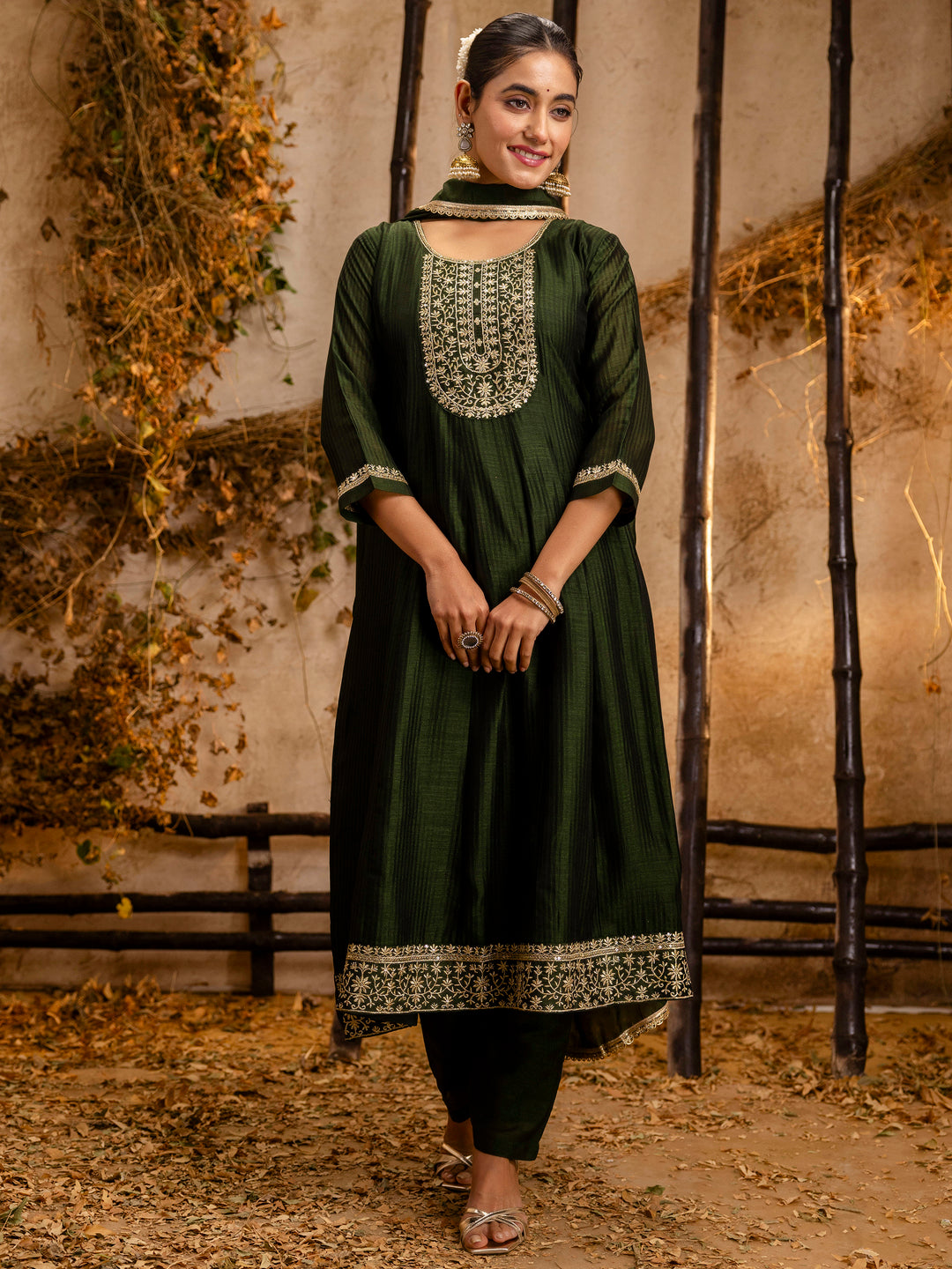Dhiyona VV Women's Embroidered Silk Blend Anarkali Kurta Pant With Dupatta Set