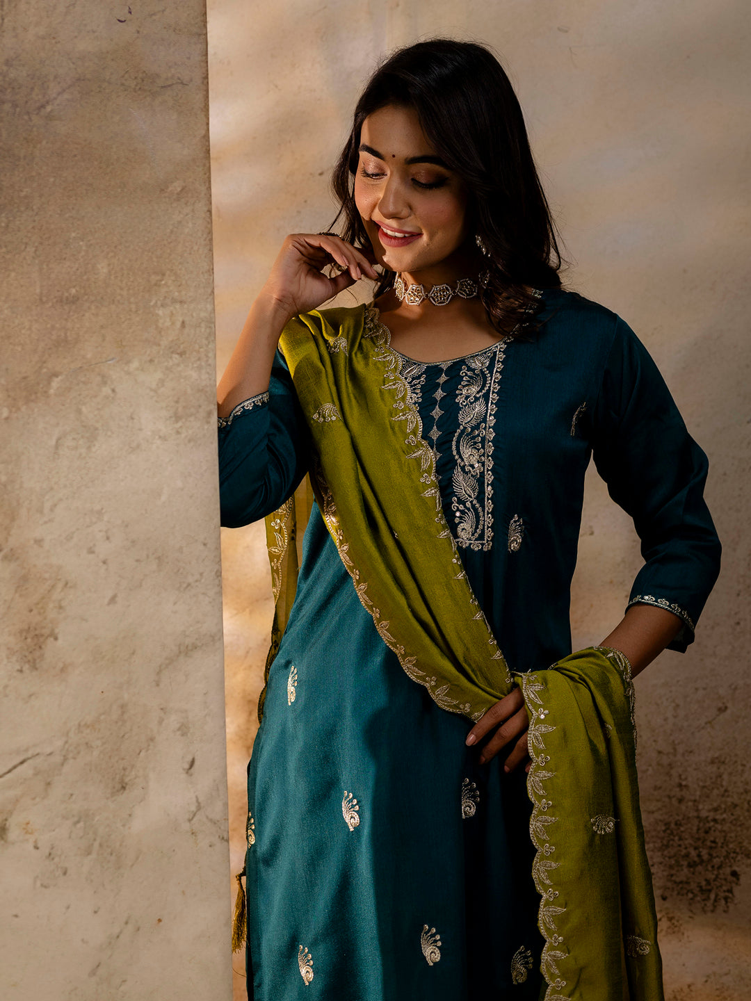 Dhiyona VV Women's Embroidered Silk Blend Kurta Pant Sets With Dupatta