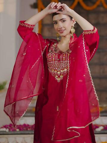 Women's Pink Embroidered Straight Kurta Trousers With Dupatta Set