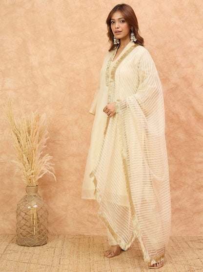 Dhiyona VA Women'sEmbroidered V-Neck Thread Work Kurta with Trousers & With Dupatta