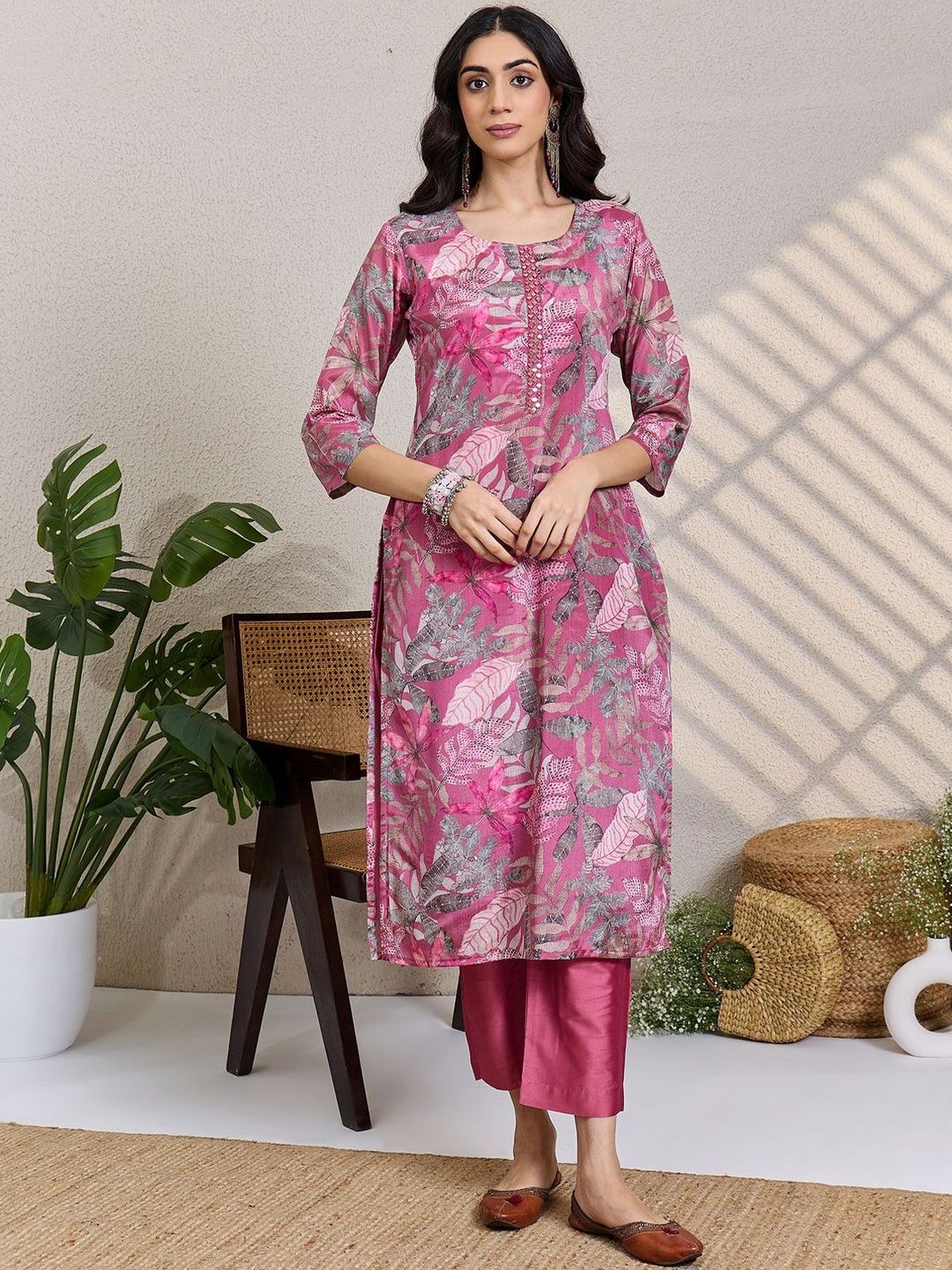Women Floral Printed Regular Mirror Work Kurta With Trousers & Dupatta Kurta Sets