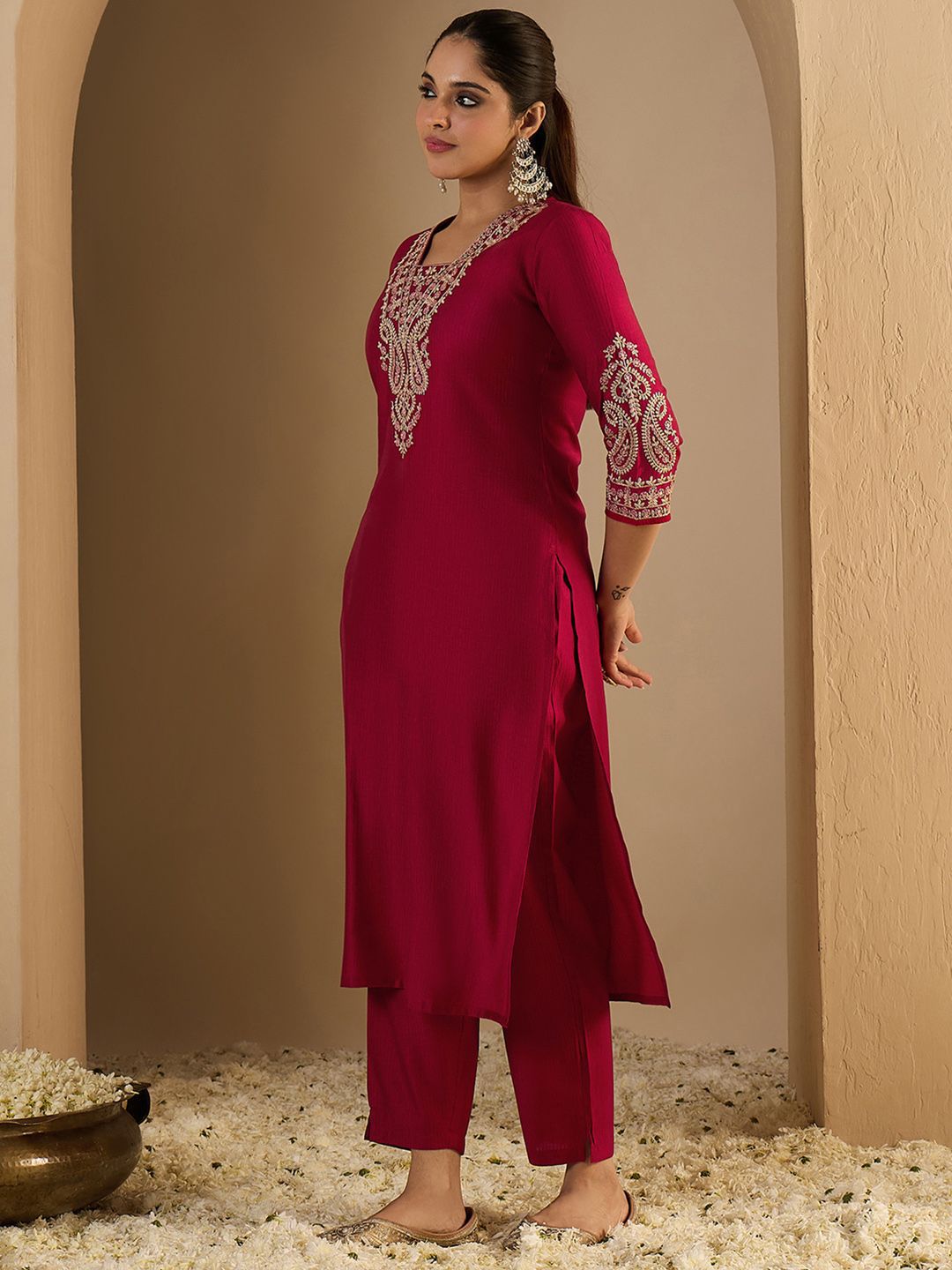 Dhiyona IE Women's Women Ethnic Motifs Embroidered Regular Liva Straight Kurta with Trousers