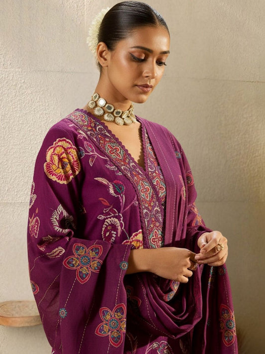 Women Floral Printed Regular Thread Work Pure Cotton Kurta with Trousers & With Dupatta