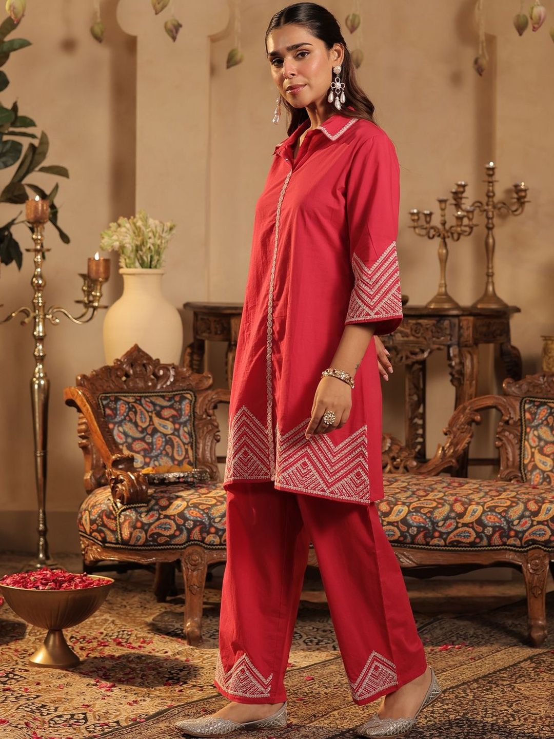 Women Geometric Embroidered Cotton Kurta with Palazzos