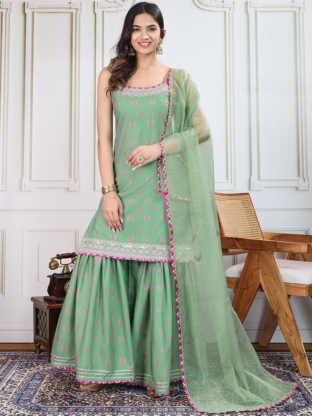 Dhiyona PD Women Printed Kurti Sharara With Dupatta