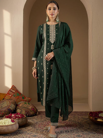 Ethnic Motifs Embroidered Round Neck Thread Work Kurta With Trousers & Dupatta
