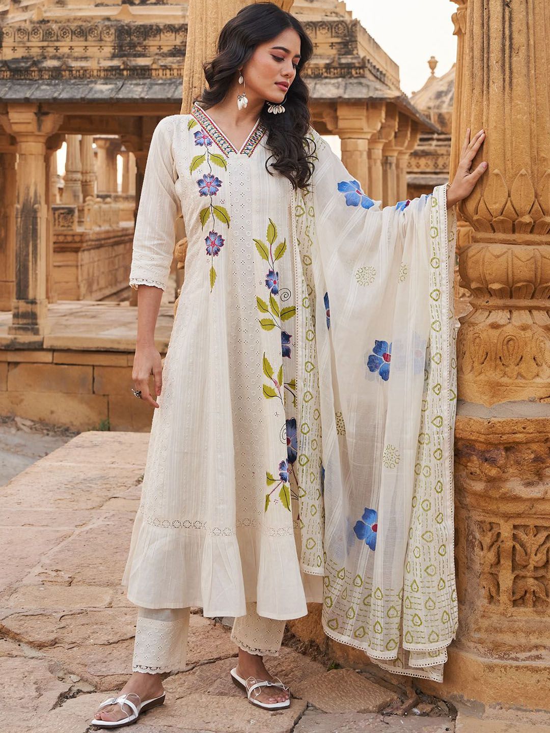 Floral Embroidered Mirror Work V-Neck Pure Cotton Kurta With Trousers & Dupatta