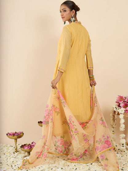 Women Floral Embroidered Regular Thread Work Kurta with Trousers & With Dupatta