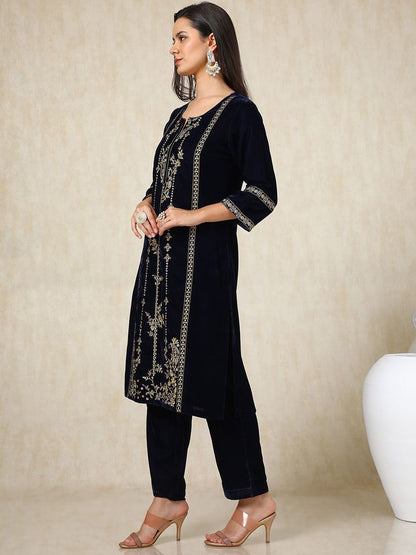 Dhiyona SO Women's Navy Blue Floral Embroidered Round Neck Regular Velvet Kurta With Trouser
