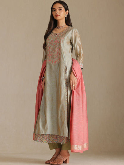 Dhiyona SO Women's Floral Embroidered Yoke & Border Notch Neck Thread Work Kurta With Trousers & Dupatta