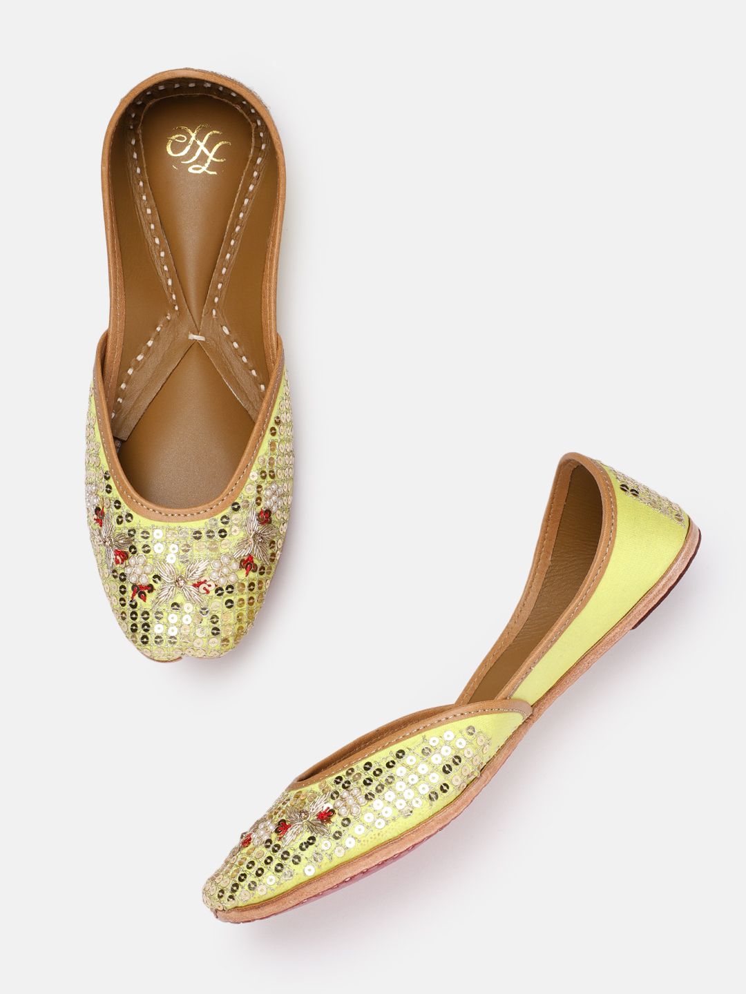 Dhiyona HOP Women Embellished Ethnic Mojaris