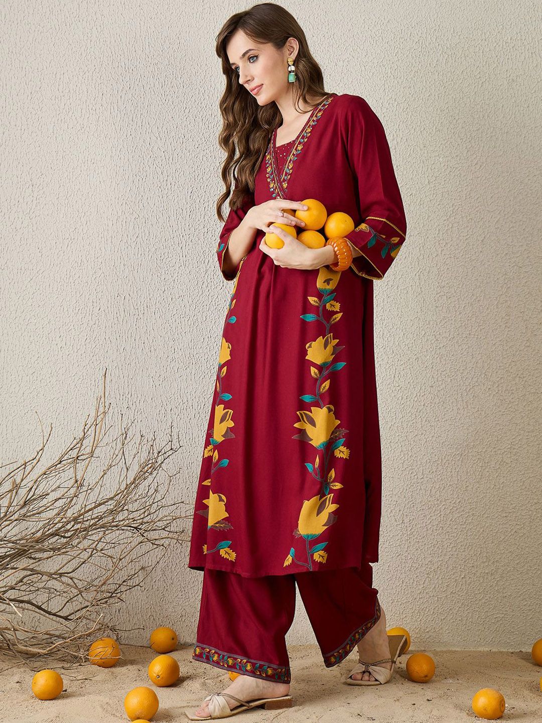 Dhiyona IE Floral Printed V-Neck Top With Trousers Co-Ords