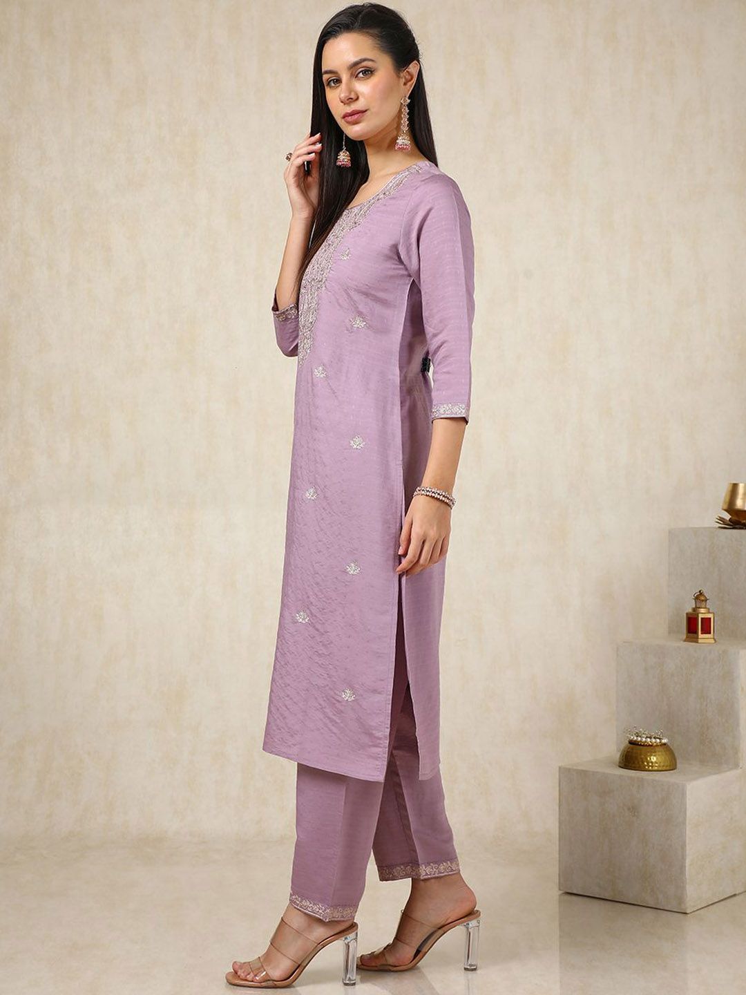 Dhiyona SO Women's Flral Embroidered Straight Kurta with Palazzos