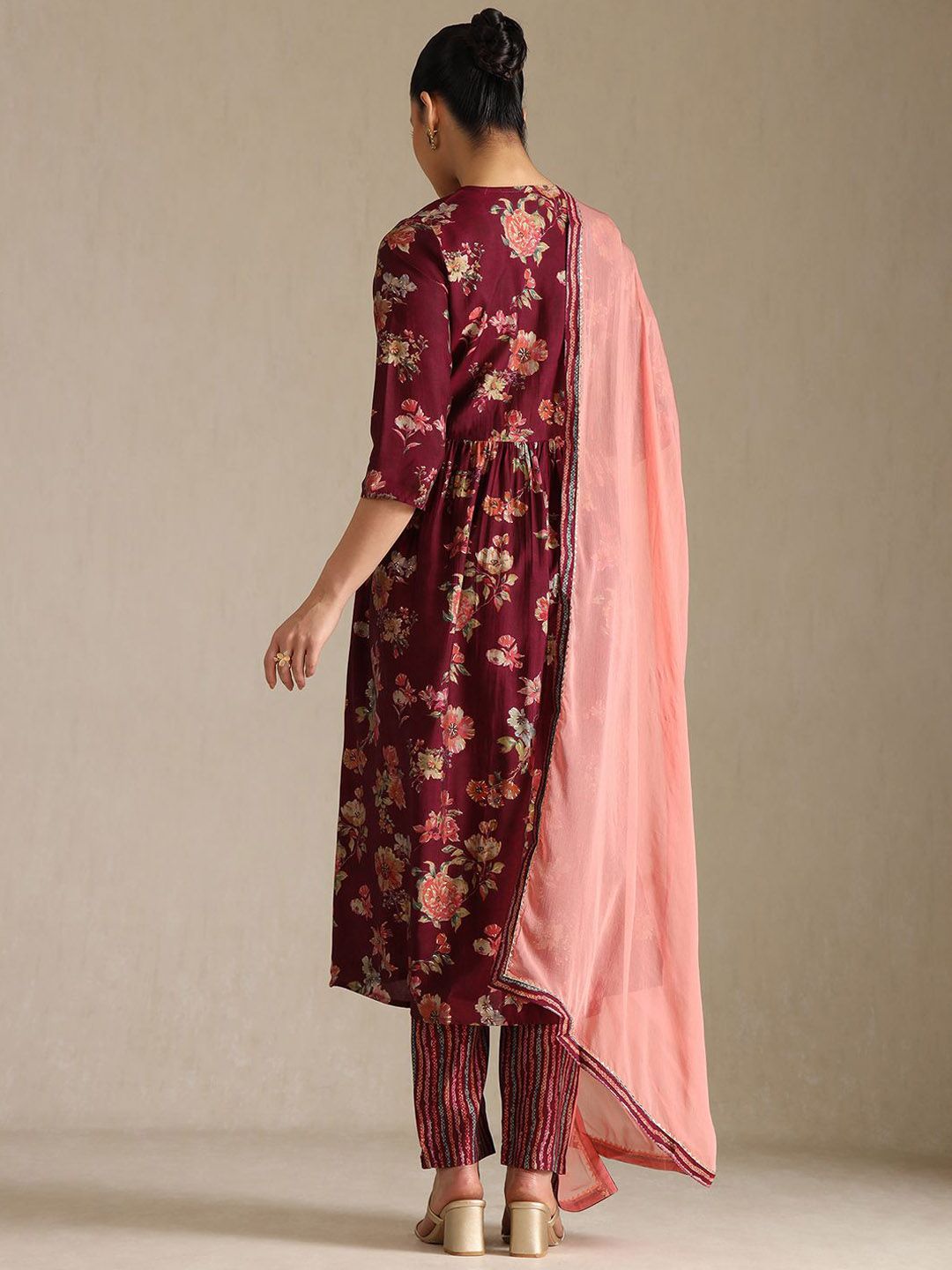 Dhiyona SO Women's Women Printed Beads and Stones Kurta with Trousers & With Dupatta