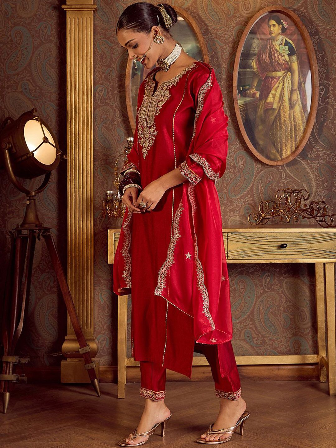 Dhiyona IE Ethnic Motifs Embroidered Kurta With Trousers & Dupatta