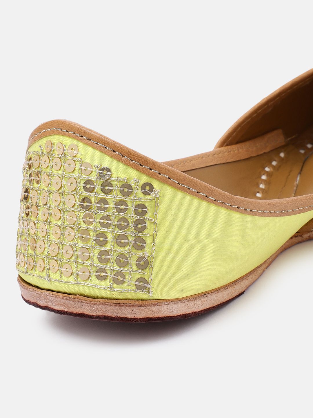 Dhiyona HOP Women Embellished Ethnic Mojaris